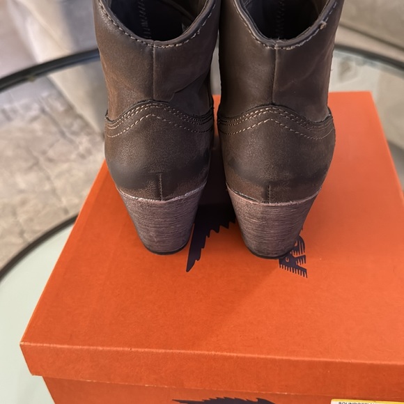 Rocket Dog Booties - Picture 4 of 6